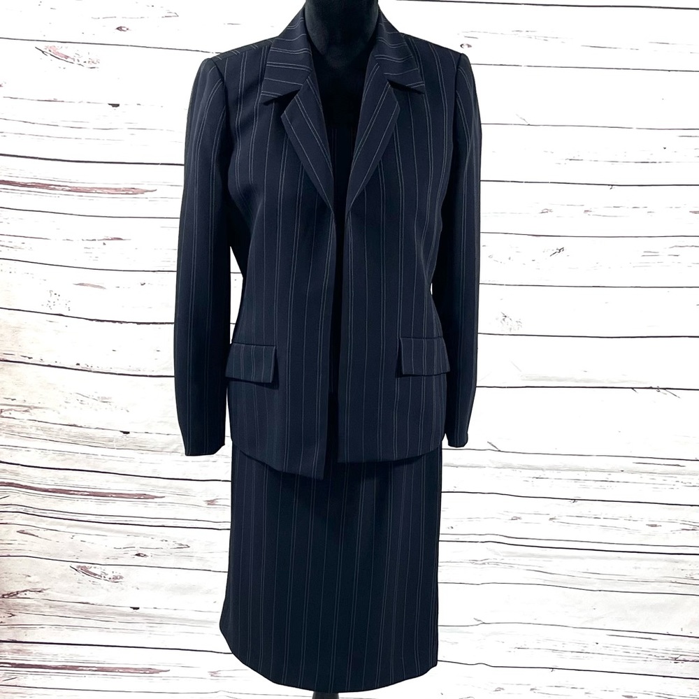 Kasper Petite Women's 3PC‎ Skirt Suit Blazer Top & Skirt Blue Stripes Size 6P